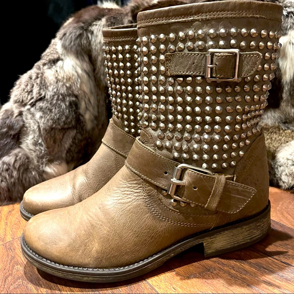 Steve Madden ‘Monicaa’ studded boots.